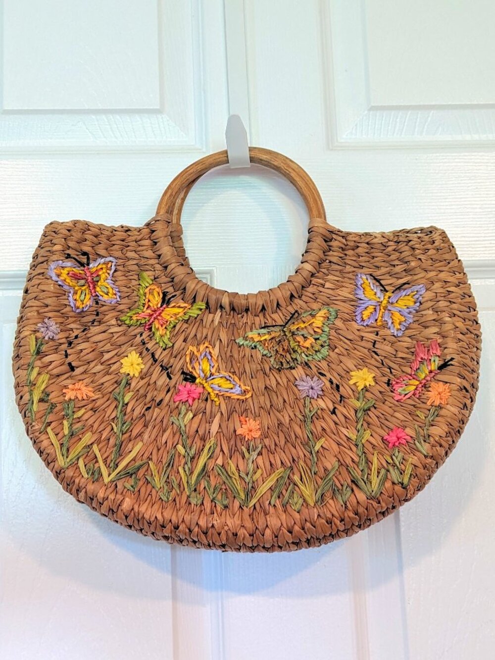 *LORD & TAYLOR Straw Floral Purse